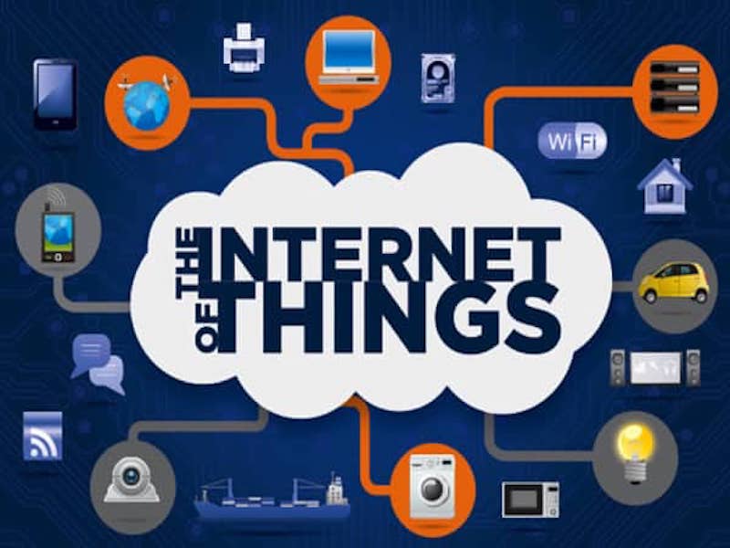 Healthy baguette with egg and vegetables